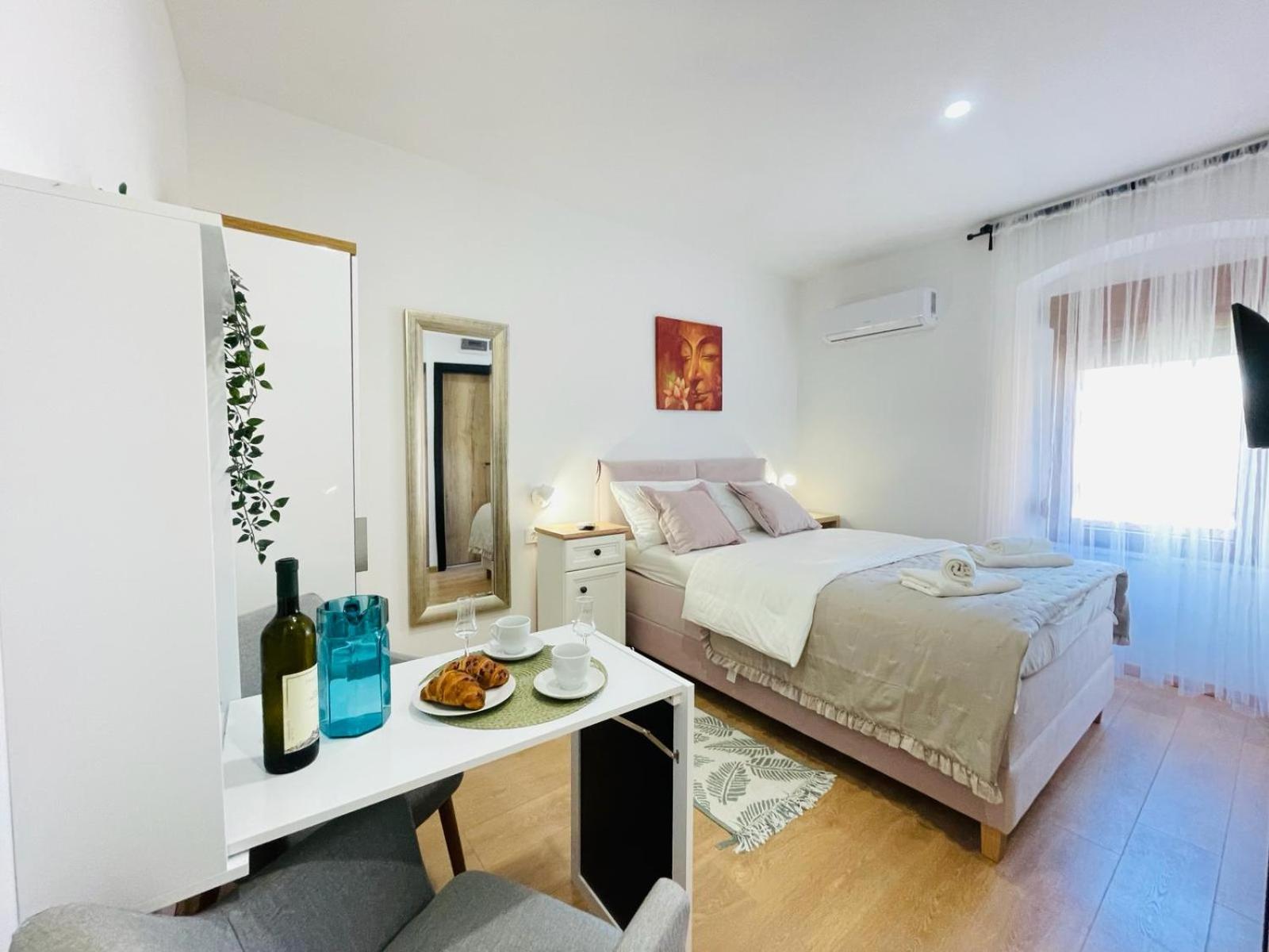 Astraluxe Apartment Fazana Bagian luar foto