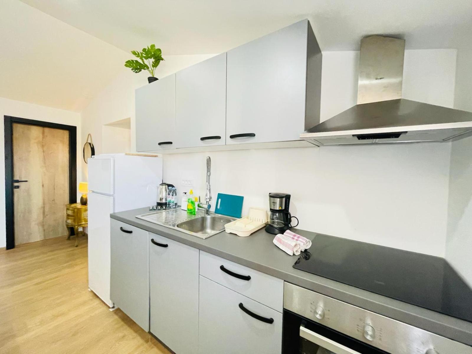 Astraluxe Apartment Fazana Bagian luar foto